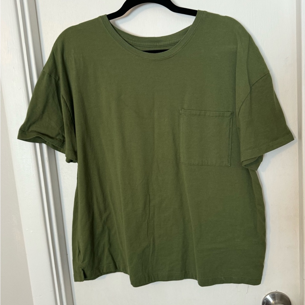 Time and Tru olive boxy top with front pocket size XL